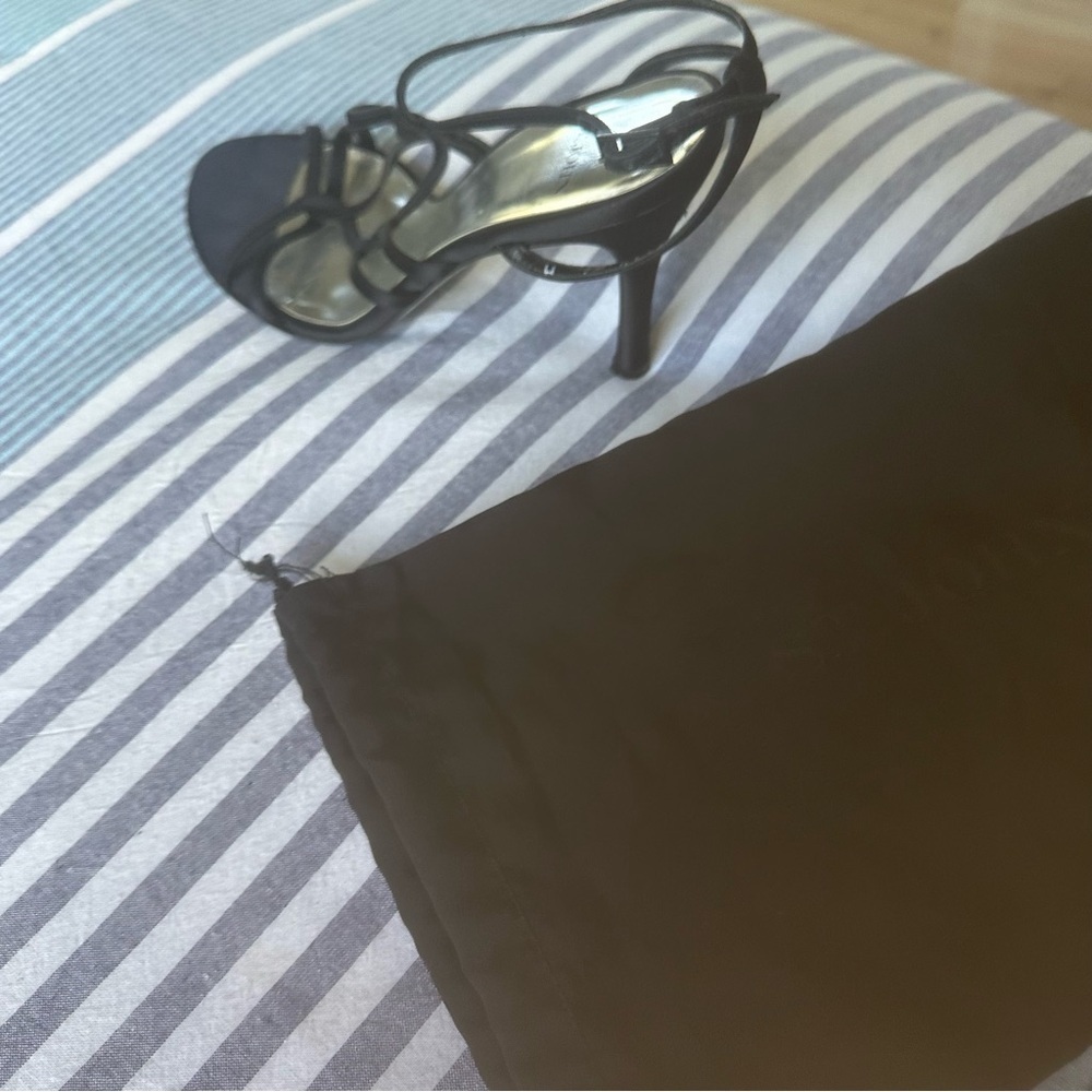 St. John heels size 7 - Picture 7 of 13